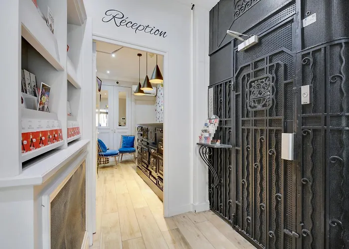 Hotel Riviera Elysees Parigi